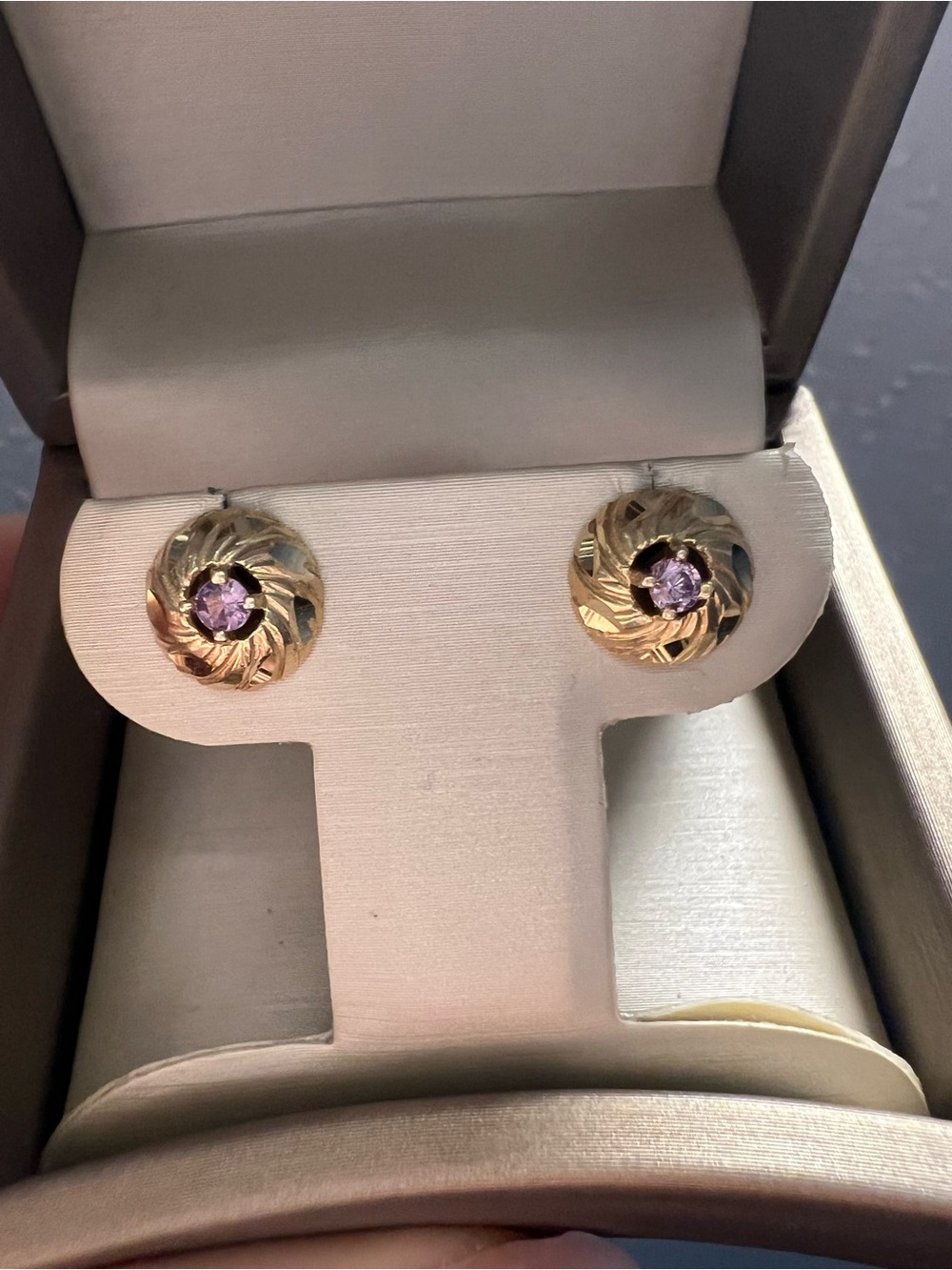 Vintage Solid 10k Gold Swirl Stud Earrings with Colour-Change Sapphires - Picture 4 of 6